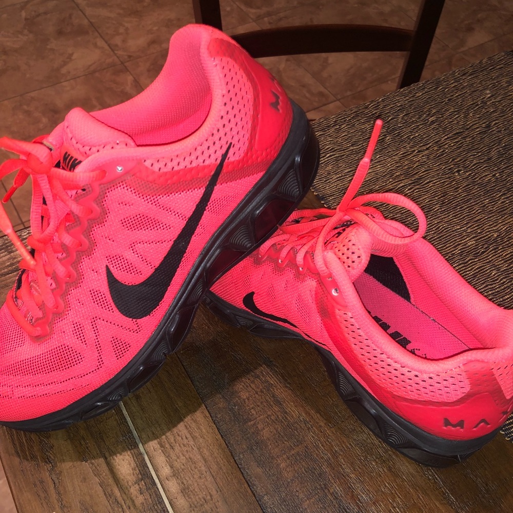 Hot pink/hyper punch nike air max!!!